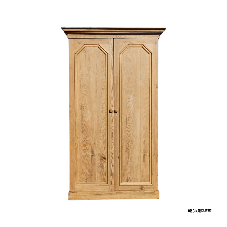 Quality Victorian antique pine linen cupboard wardrobe