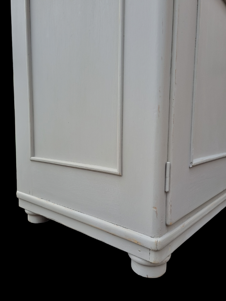 Quality painted antique pines sideboard base with drawers ebonised knobs