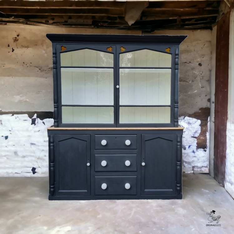 Black victorian deals dresser