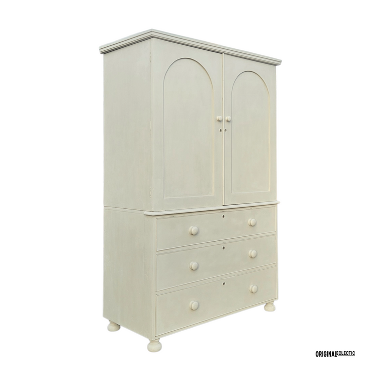 Quality Victorian antique pine linen press cupboard