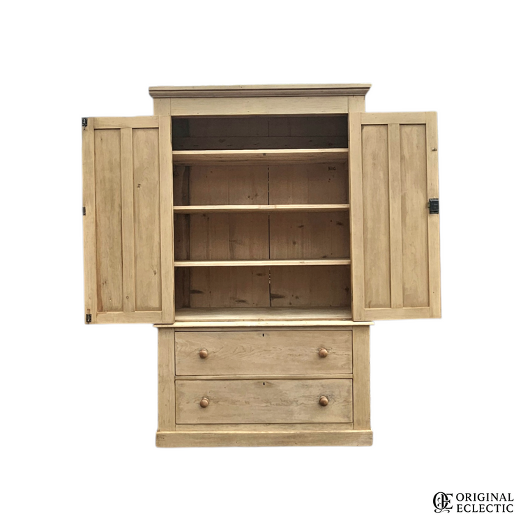 Quality Victorian antique pine linen press linen cupboard