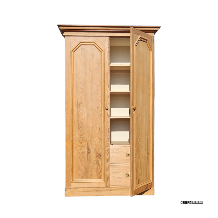 Quality Victorian antique pine linen cupboard wardrobe