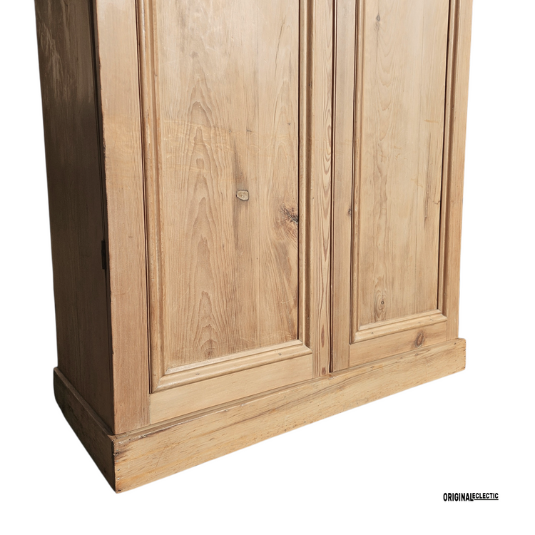 Quality Victorian antique pine linen cupboard wardrobe