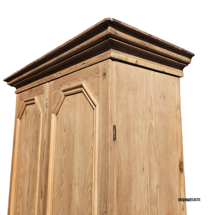 Quality Victorian antique pine linen cupboard wardrobe